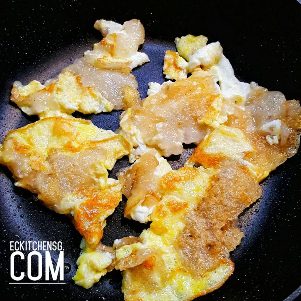 Fried Oyster Omelette (Orh Jian 蚵仔煎) - Crispy or Gooey Or Both? 