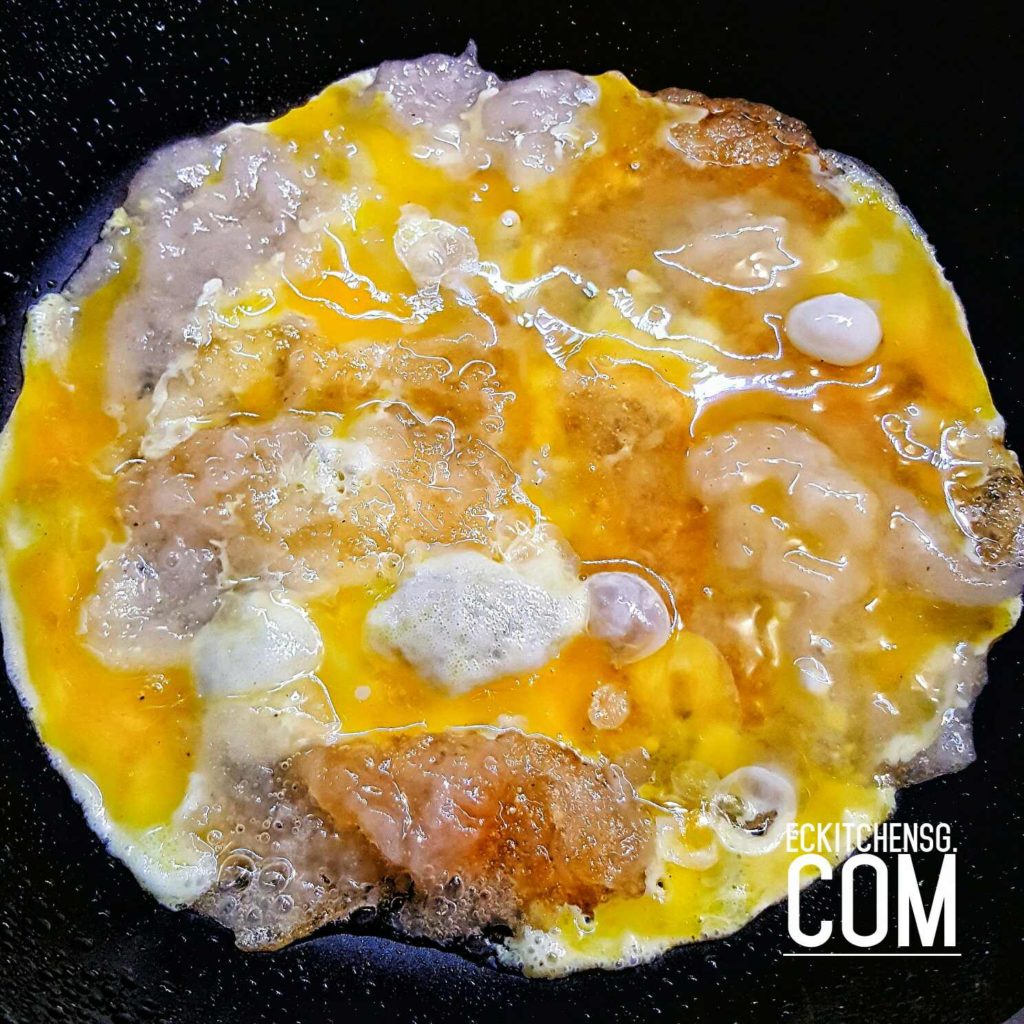 Fried Oyster Omelette (Orh Jian 蚵仔煎) - Crispy or Gooey Or Both? 