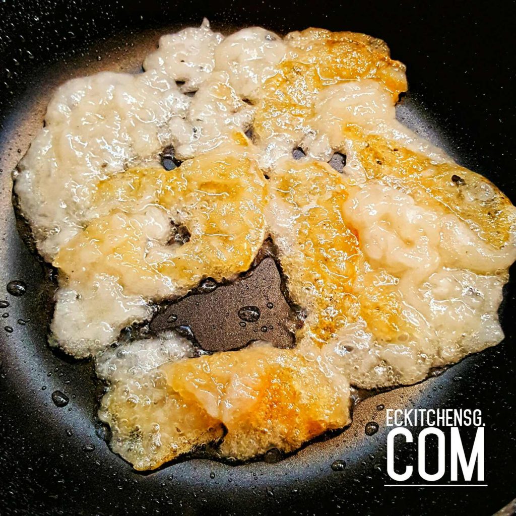 Fried Oyster Omelette (Orh Jian 蚵仔煎) - Crispy or Gooey Or Both? 